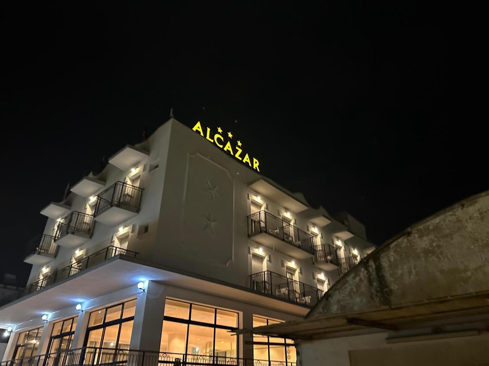 Hotel Alcazar ริมินี ภายนอก รูปภาพ